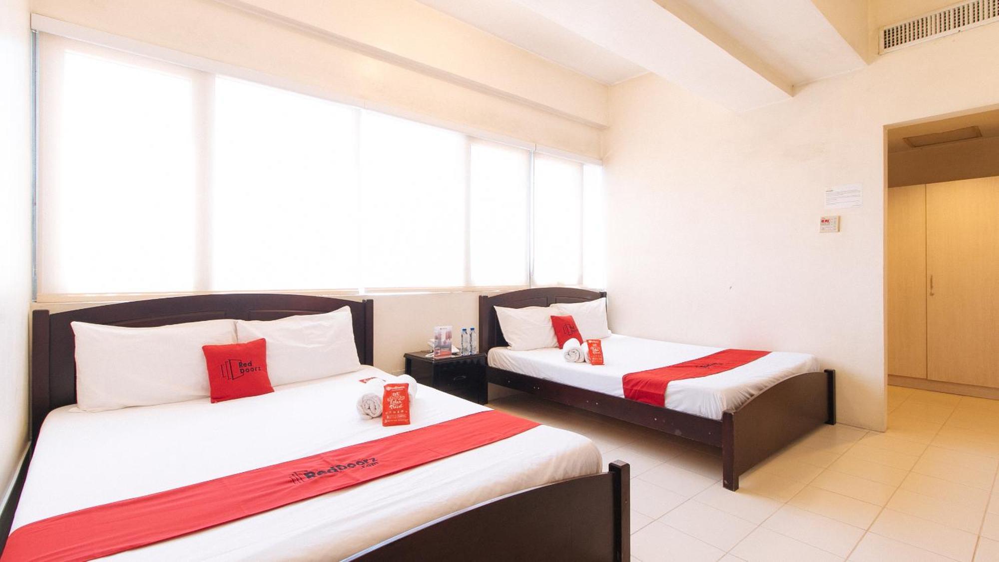 Reddoorz Plus @ E Rodriguez Corner Banawe Quezon City Exterior photo