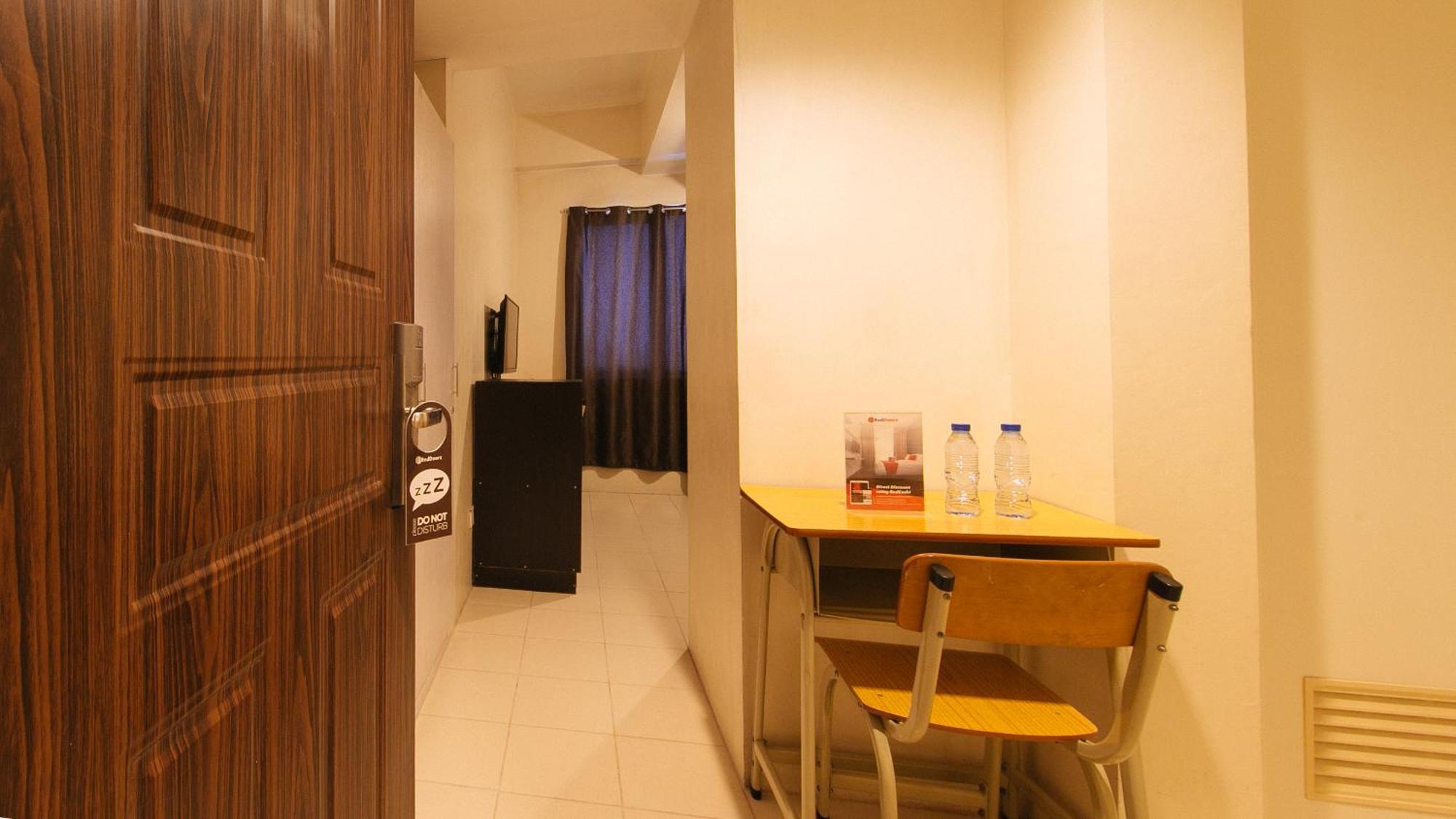 Reddoorz Plus @ E Rodriguez Corner Banawe Quezon City Exterior photo
